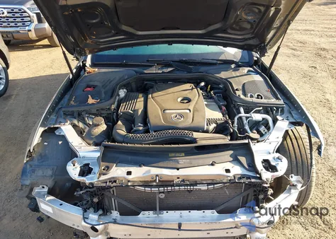 2018 Mercedes-Benz E 300 4Matic z USA, uszkodzony, nr VIN WDDZF4KB5JA384497